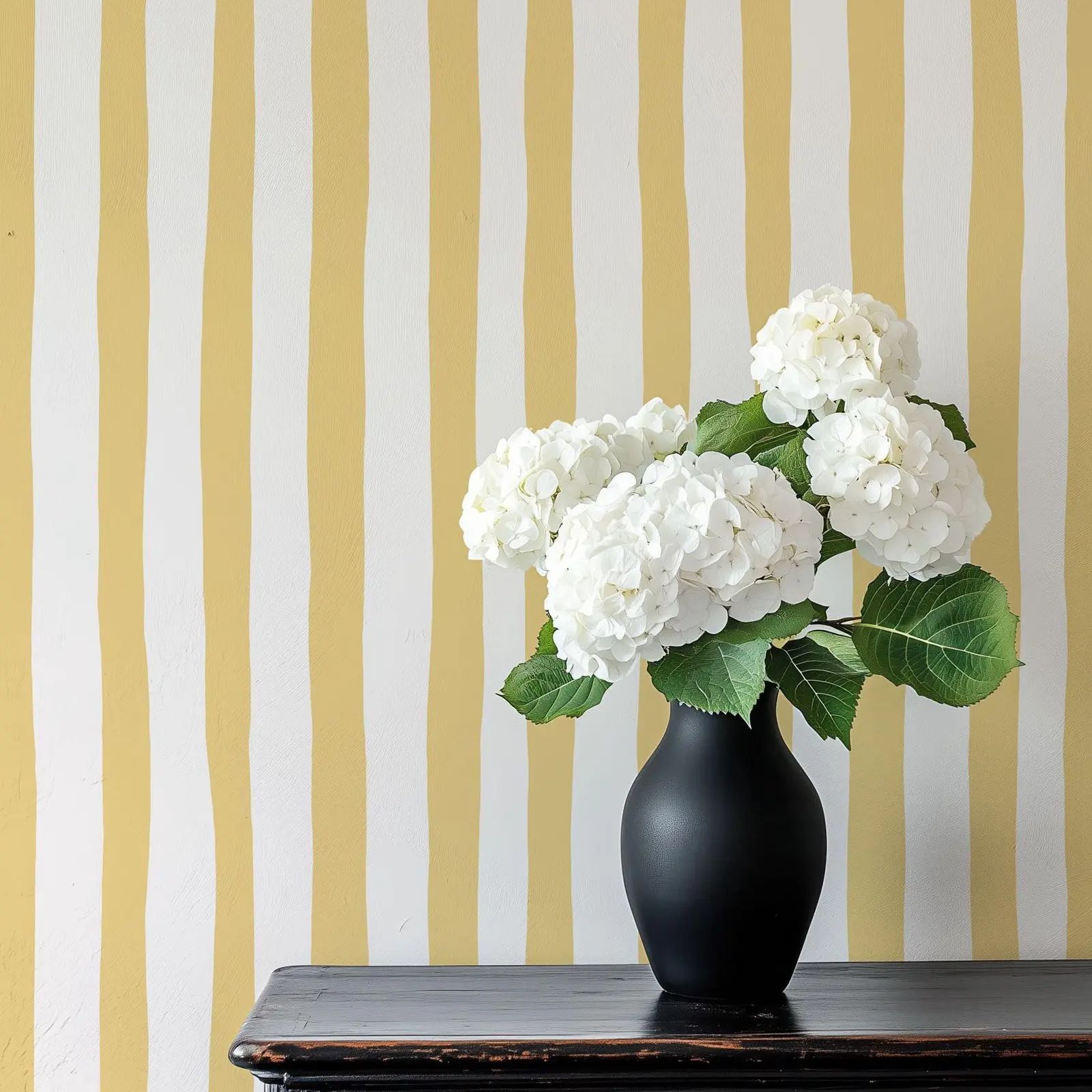 Sunshine Yellow Wobbly Stripes - Baby Nursery Yellow Walls บทวิจารณ์และราคา